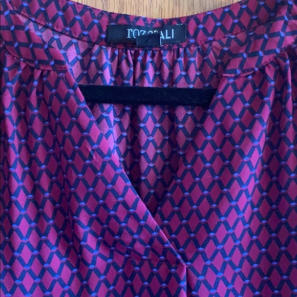 Sleeveless Blouse - Picture 5 of 5